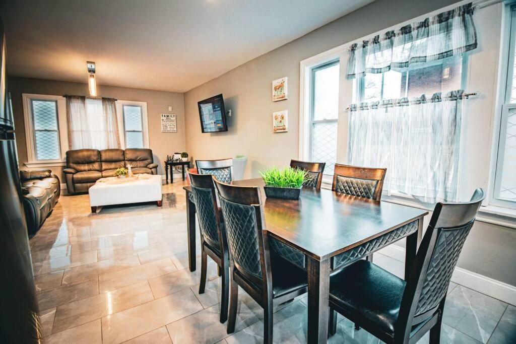 Comfortable 3Br, 1 Bath Close To The Falls Niagara Falls Kültér fotó